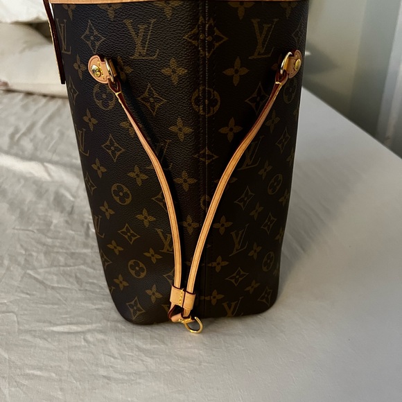 louis vuitton monogram neverfull MM - Picture 8 of 14